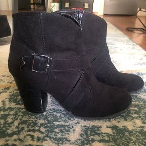 Qupid • black heeled booties